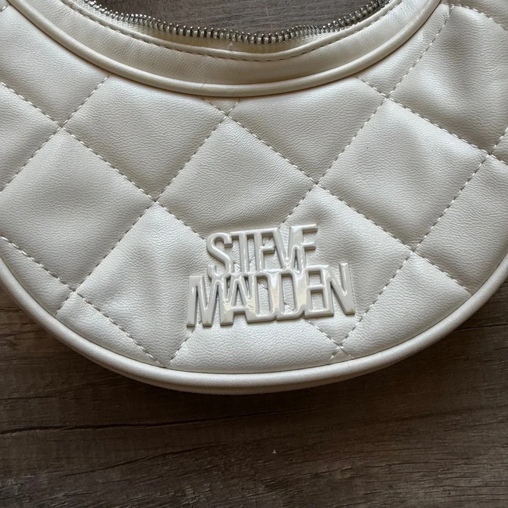 Steve Madden B Vital-Q White Quilted Crossbody Bag